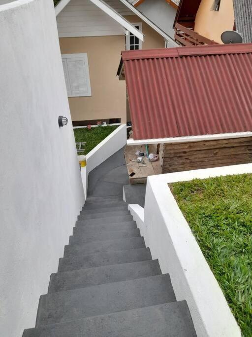 Casa Cerejeiras Casa de Férias *